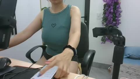 lyli_99 online show from October 4, 9:56 pm