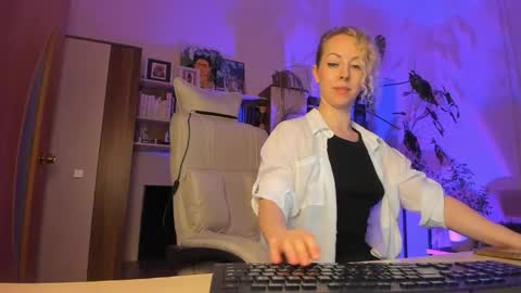 Lylith Skye NO NUDE model online show from April 3, 3:41 pm