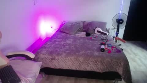 Luciana online show from July 4, 1:37 pm