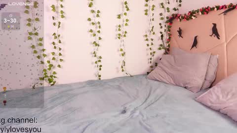 Lyly   online show from October 28, 9:10 am