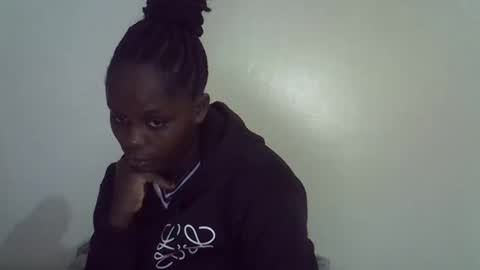 lyn_anna online show from May 17, 5:55 pm
