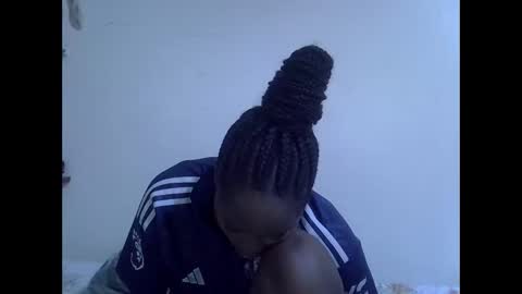 lyn_anna online show from May 10, 2:45 pm