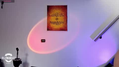 Lyn online show from September 9, 6:52 pm