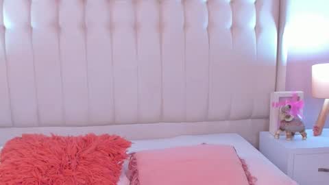 Lyn online show from December 20, 4:03 pm