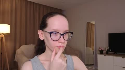 Sara online show from May 4, 4:24 pm