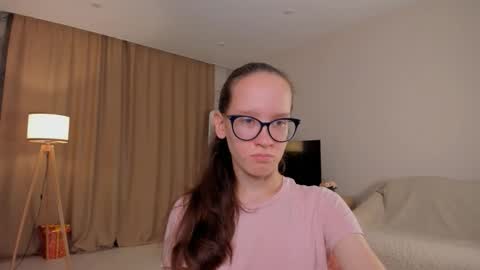 Sara online show from October 5, 4:25 pm