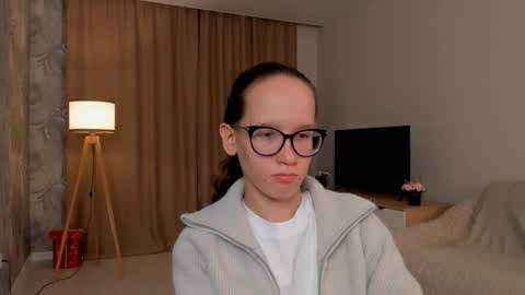 Sara online show from September 12, 4:31 pm