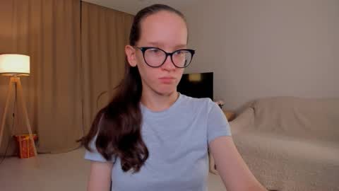 Sara online show from October 4, 4:16 pm