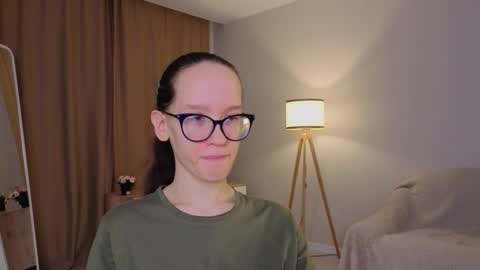 Sara online show from February 7, 4:32 pm