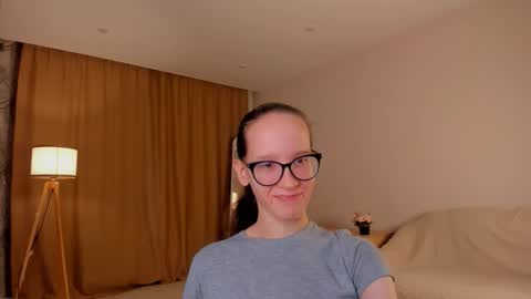 Sara online show from October 28, 4:41 pm