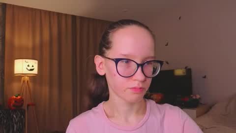 Sara online show from November 19, 4:50 pm