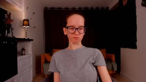 Sara online show from March 8, 7:09 pm