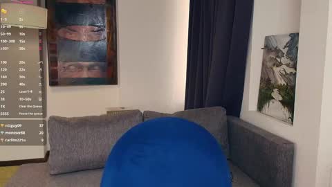 Cozy Lynns room online show from April 25, 1:41 pm