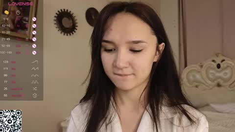 Snapshot of lynngroves chatting on February 19, 6:10 pm Lola online show from February 19, 6:10 pm