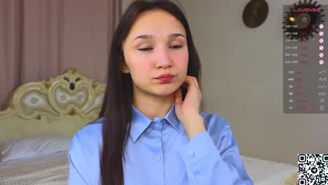 Snapshot of lynngroves chatting on February 23, 6:01 pm Lola online show from February 23, 6:01 pm