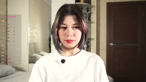 Snapshot of lynngroves chatting on February 27, 7:41 am Lola online show from February 27, 7:41 am