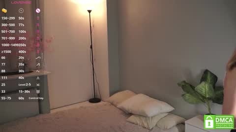 Lola online show from September 28, 5:22 pm