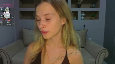 Snapshot of lynntiny chatting on September 14, 4:30 pm Lynn online show from September 14, 4:30 pm