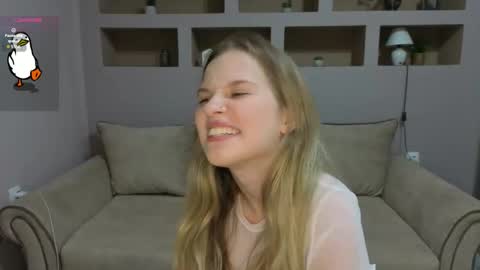 Snapshot of lynntiny chatting on September 10, 5:25 pm Lynn online show from September 10, 5:25 pm