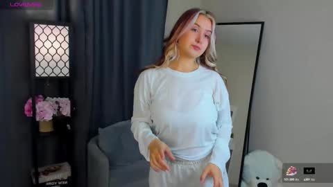 Emma online show from September 19, 3:27 pm