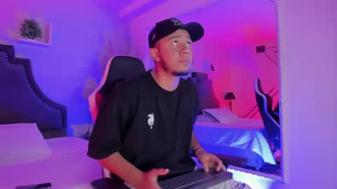 Lyon Gold online show from April 26, 1:31 pm