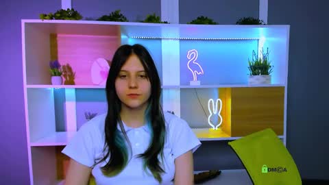 lyra donna online show from May 27, 11:29 am