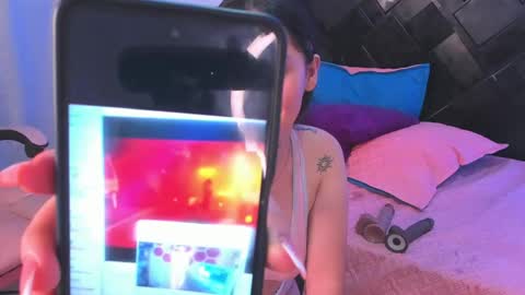 Lyra  online show from May 6, 1:44 am
