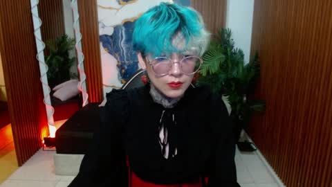 lyra_tay online show from April 10, 7:40 pm