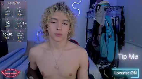 Lyric online show from December 3, 12:09 am