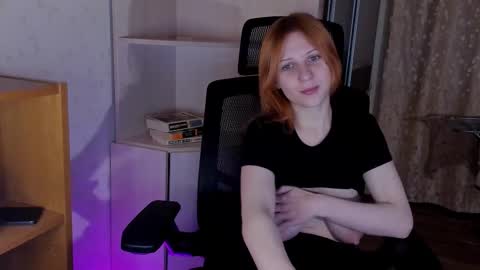 lyssan_xo online show from October 24, 5:25 pm