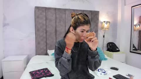 Lyxi online show from February 9, 11:36 am