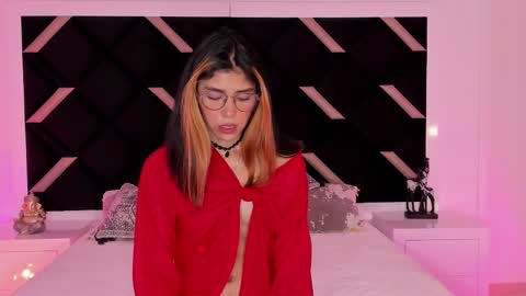 Lyxi online show from March 7, 11:29 am