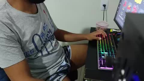 m0ren01995 online show from May 31, 2:10 am