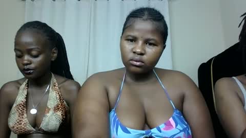 m_pretty_p online show from December 18, 4:53 am