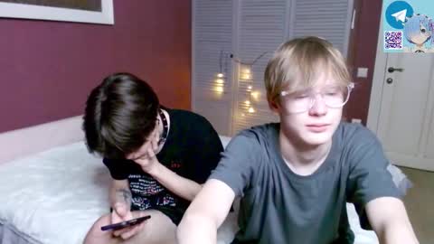 Snapshot of m_s_a_ chatting on October 24, 5:25 pm Michael and Kai online show from October 24, 5:25 pm
