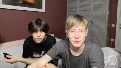 Snapshot of m_s_a_ chatting on October 26, 7:02 pm Michael and Kai online show from October 26, 7:02 pm