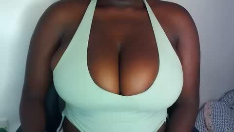 Snapshot of m_tits3 chatting on September 17, 12:19 pm m_tits3 online show from September 17, 12:19 pm