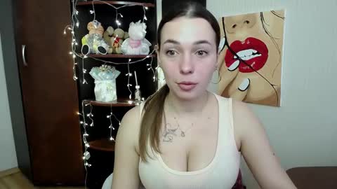 Snapshot of m_vikki chatting on March 4, 11:08 am Vikki online show from March 4, 11:08 am