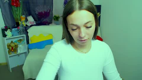 Vikki online show from April 7, 1:57 pm