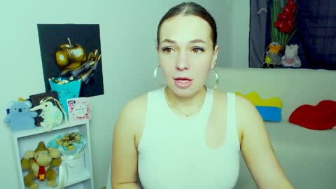 Vikki online show from March 31, 4:29 pm