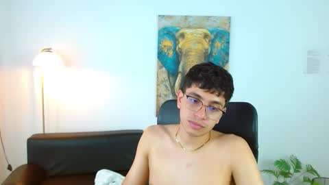 Max online show from March 29, 4:41 pm