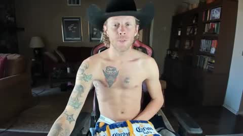 Snapshot of machinecumkelly69 chatting on February 25, 5:51 pm machinecumkelly69 online show from February 25, 5:51 pm