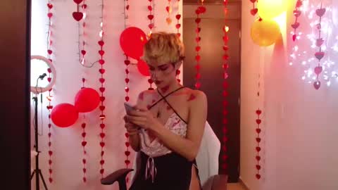 Snapshot of machissex chatting on February 14, 11:42 am machissex online show from February 14, 11:42 am