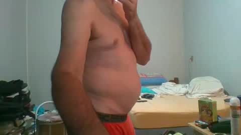 Snapshot of machoalex chatting on January 1, 5:33 am MACHOLIVRE online show from January 1, 5:33 am