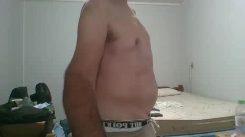 Snapshot of machoalex chatting on February 17, 2:42 am MACHOLIVRE online show from February 17, 2:42 am