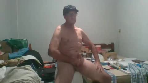 Snapshot of machoalex chatting on March 1, 10:34 am MACHOLIVRE online show from March 1, 10:34 am