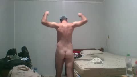 Snapshot of machoalex chatting on February 16, 2:42 am MACHOLIVRE online show from February 16, 2:42 am