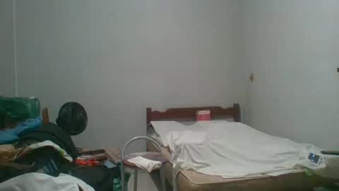 Snapshot of machoalex chatting on March 8, 7:05 am MACHOLIVRE online show from March 8, 7:05 am