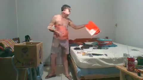 Snapshot of machoalex chatting on January 30, 10:19 am MACHOLIVRE online show from January 30, 10:19 am