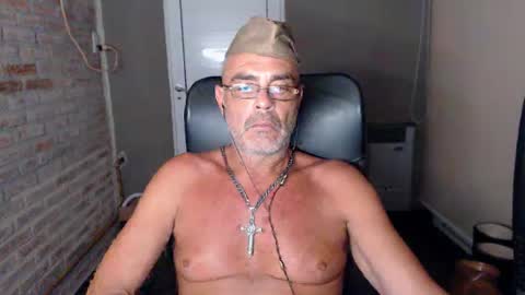 MACHO BUSCADOR online show from February 8, 4:36 am